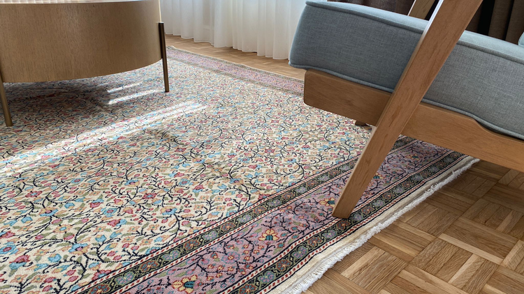 Alfombras de Estambul están hechas a mano con alfombras turcas y alfombras turcas con las clásicas alfombras de seda de Anatolia, alfombras con motivos de Anatolia, rahrah y opciones de bambú. 