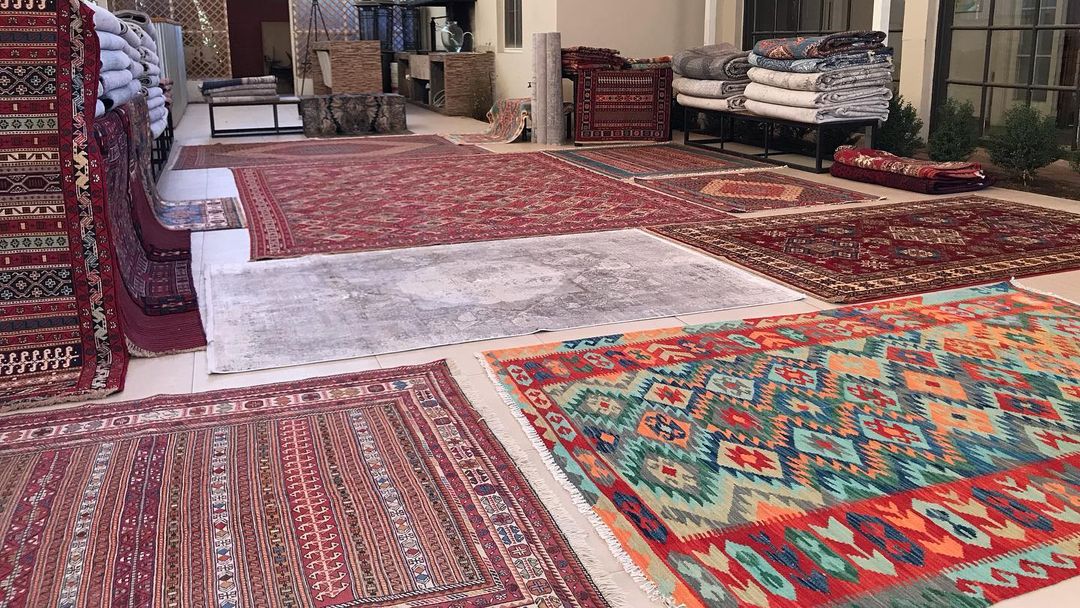 You can buy handmade Turkish Modern Carpets from Alfombras de Estambul. Alfombras de Estambul is the best carpet store where you can buy handmade modern bamboo rugs, Turkish silk rugs or Handmade Turkish rugs and Rahrah.