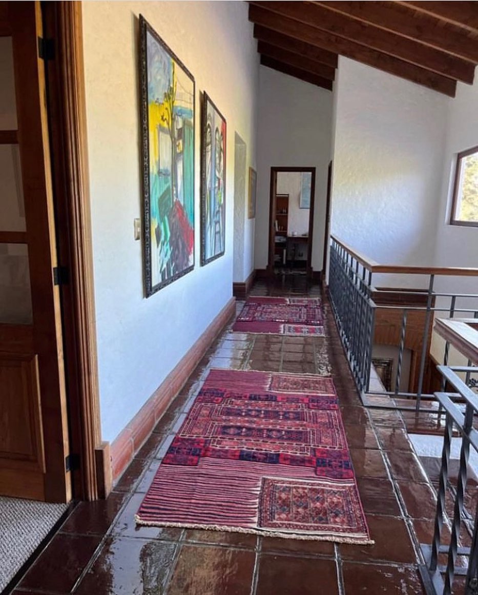 Descubra la elegancia atemporal en Alfombras de Estambul, su destino para las auténticas alfombras turcas en Estambul. Sumérgete en un mundo de exquisitas alfombras tejidas a mano, cada una de las cuales es un testimonio de siglos de artesanía. ¡Encuentra tu pieza perfecta hoy!